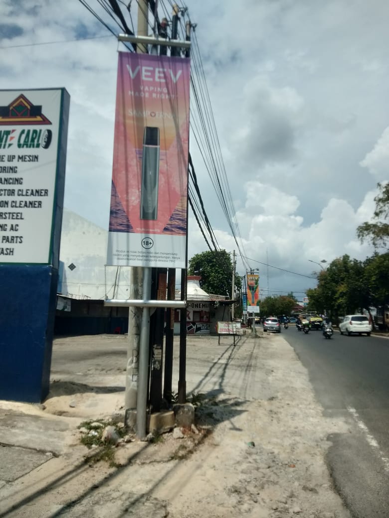 Kangkangi Aturan, Reklame Rokok di Sultan Agung Mendapatkan Izin DPMPTSP Bandar Lampung 