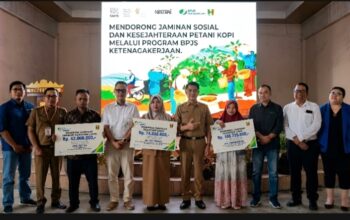 BPJS Ketenagakerjaan dan ILO Serahkan Santunan Rp276,7 Juta untuk Ahli Waris Petani Kopi Tanggamus