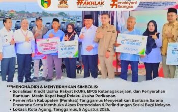 Majukan Sektor Perikanan, Bupati Tanggamus Serahkan Bantuan Mesin Kapal dan Jamin Perlindungan Nelayan 10 Majukan Sektor Perikanan, Bupati Tanggamus Serahkan Bantuan Mesin Kapal dan Jamin Perlindungan Nelayan