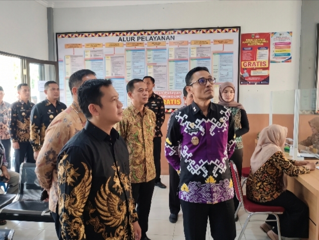 Sidak Disdukcapil Usai Bertemu Ombudsman, Wabup Tanggamus Pastikan Pelayanan Adminduk Anti-Ribet